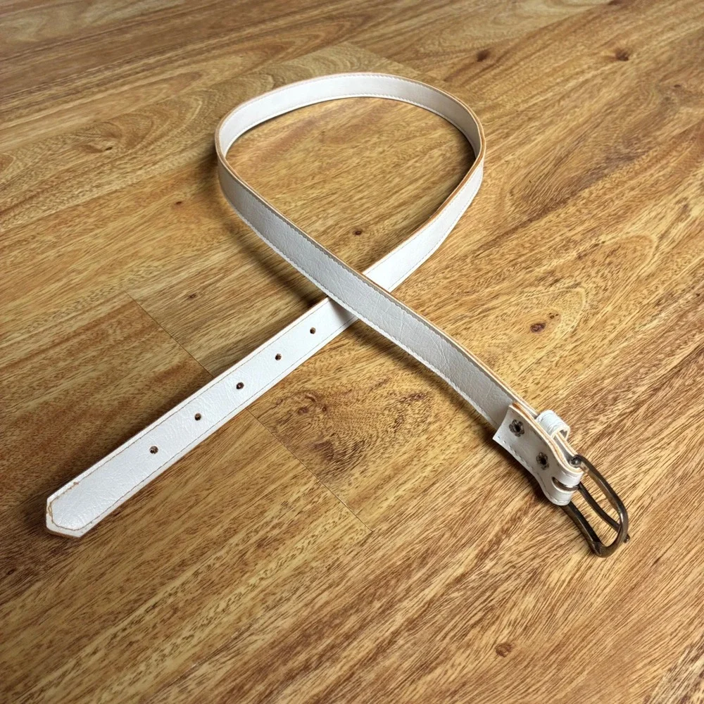 Vintage Skinny Belt White Faux Leather Silver Buckle Y2K IndieSleeze Minimalist